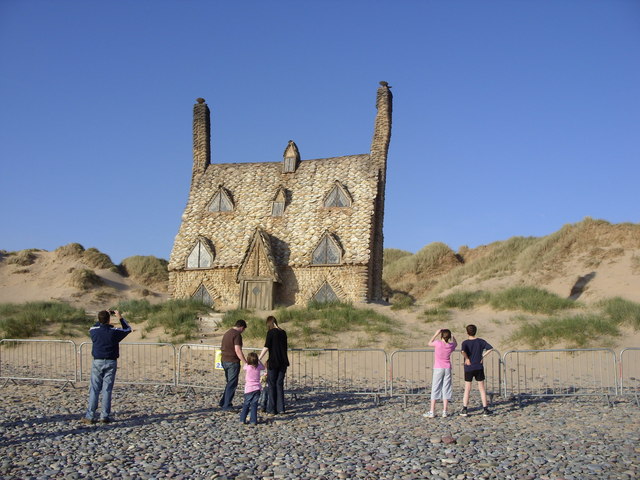 Harry_Potter_VII_Film_set_at_Freshwater_West_-_geograph.org_.uk_-_1300062